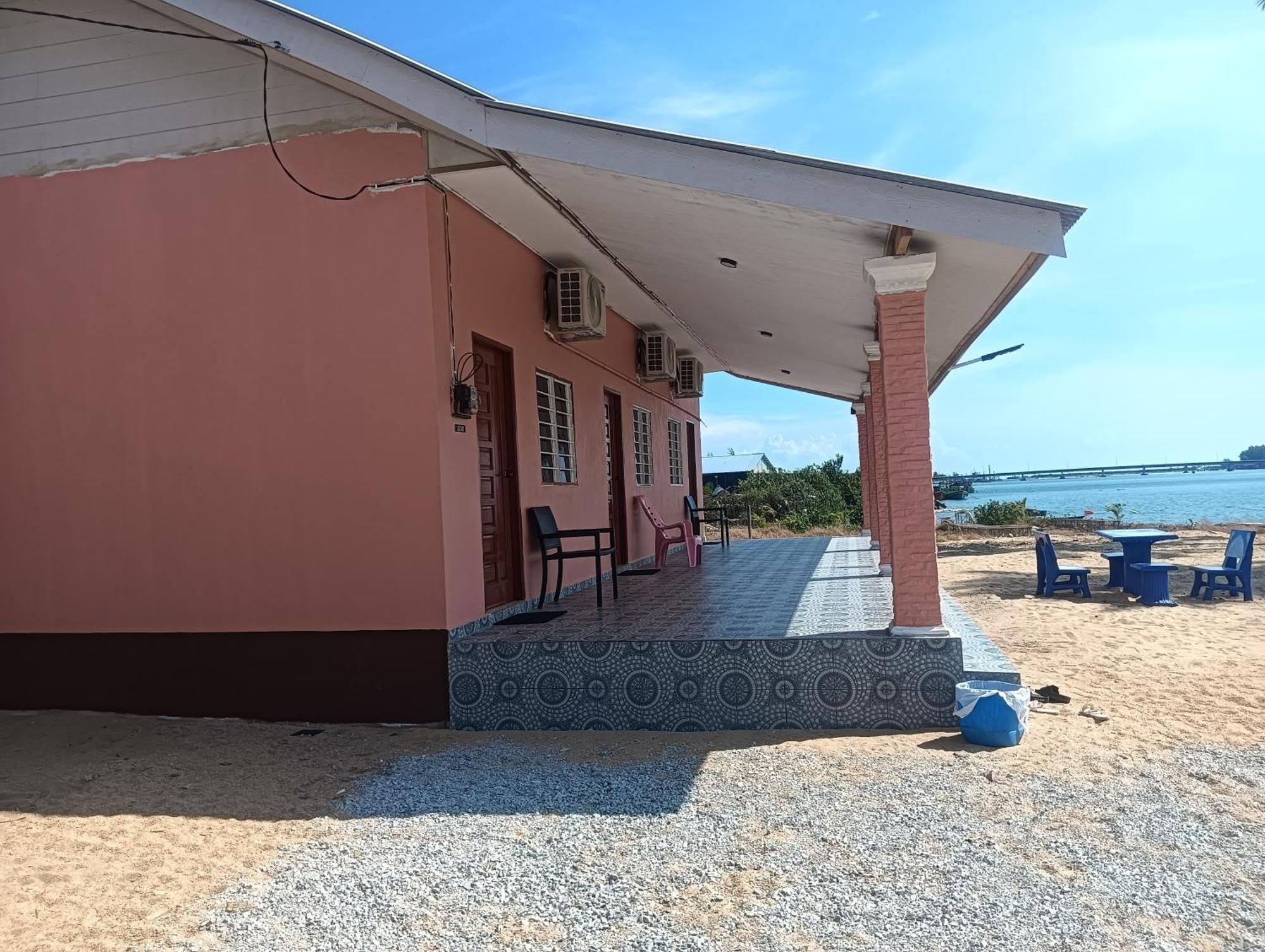 Roomstay Tokbah Demuara Kuala Besut Eksteriør bilde