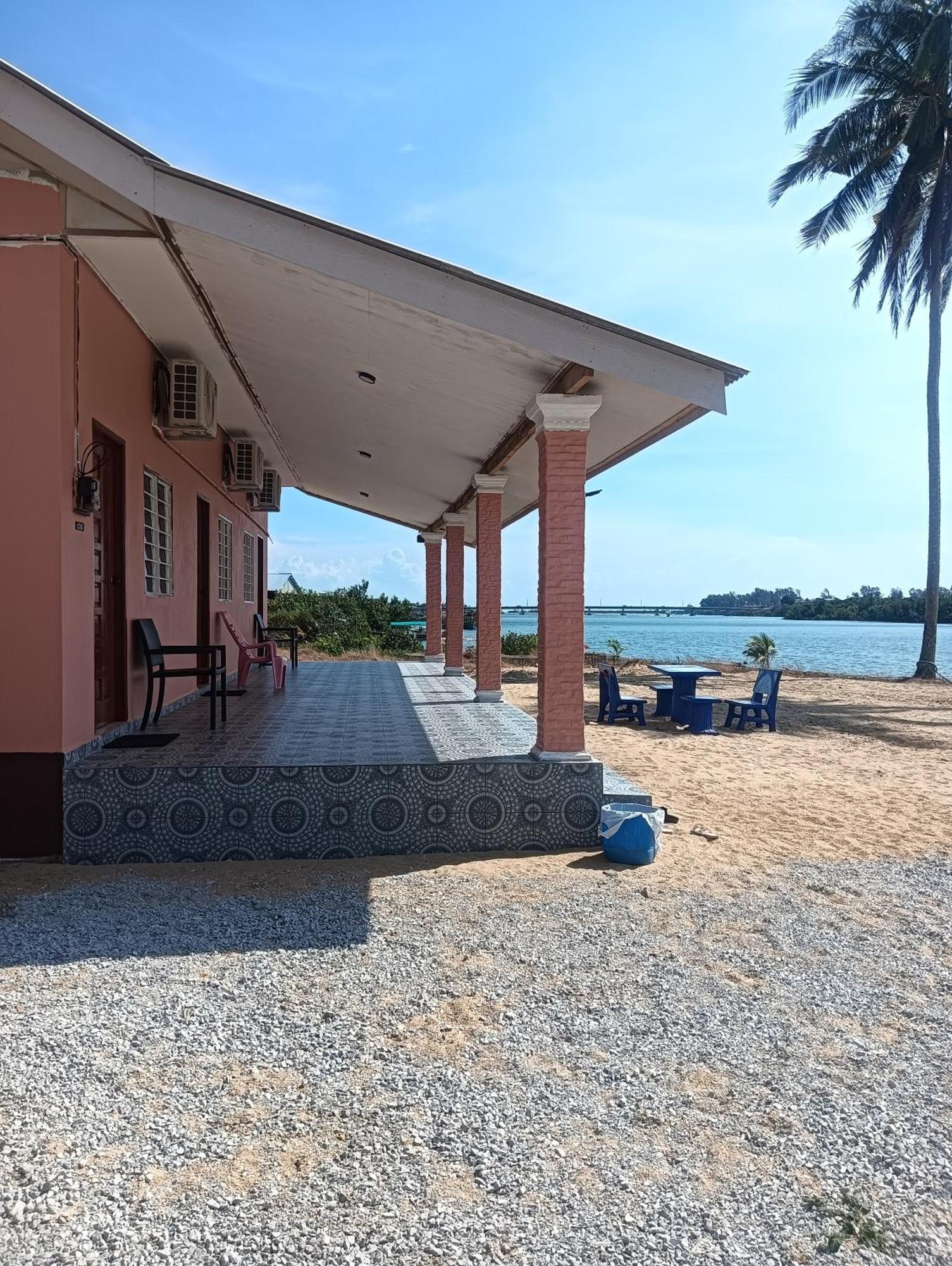 Roomstay Tokbah Demuara Kuala Besut Eksteriør bilde